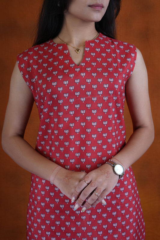 Women’s Red Floral Printed Sleeveless Kurta Pant Set